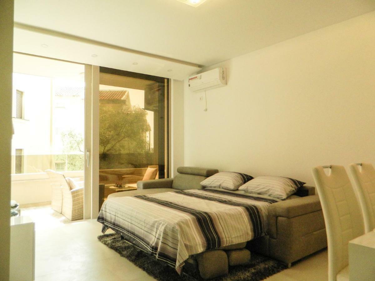Lux Apartment Teodora Rafailovici Exterior photo
